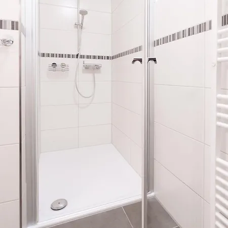 Strandvilla Augustusbad Unter'm Ostseestern 아파트 *