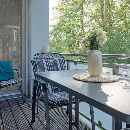 아파트 Strandvilla Augustusbad Unter'm Ostseestern 샬베우츠